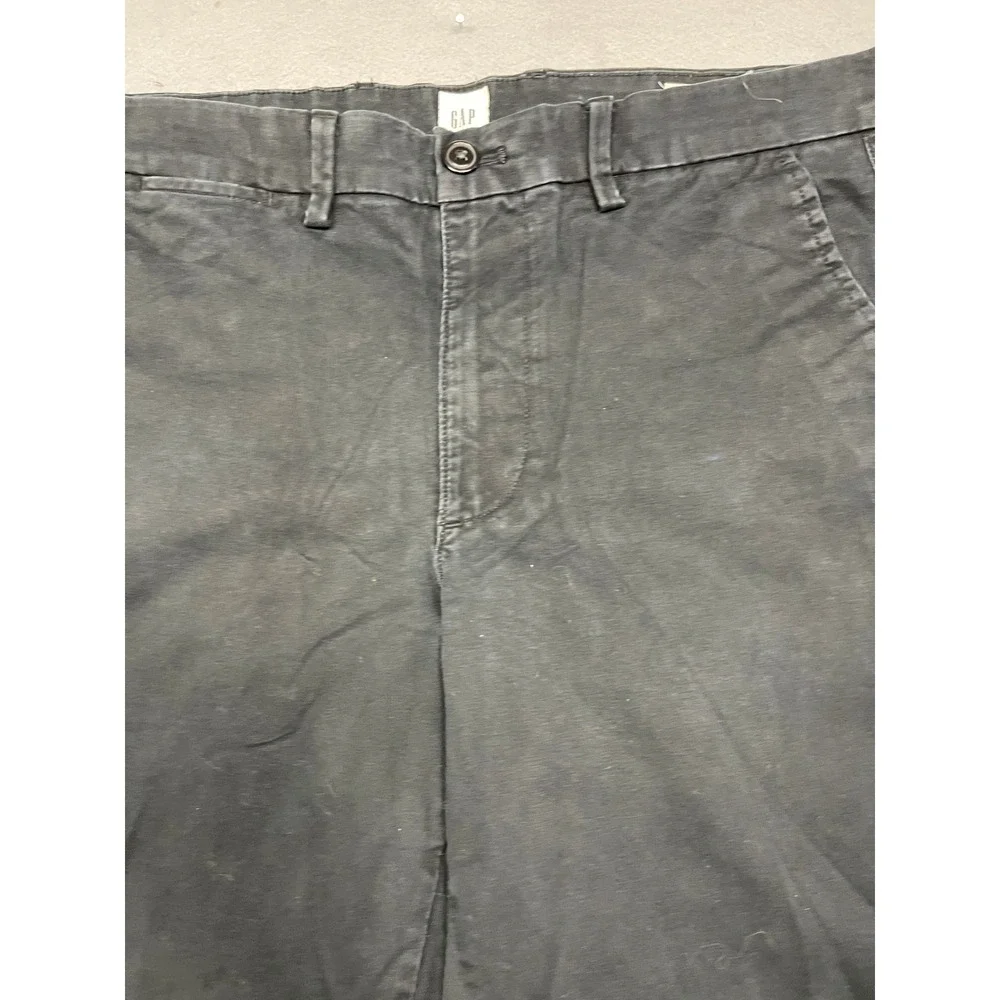 GAP essential khaki
